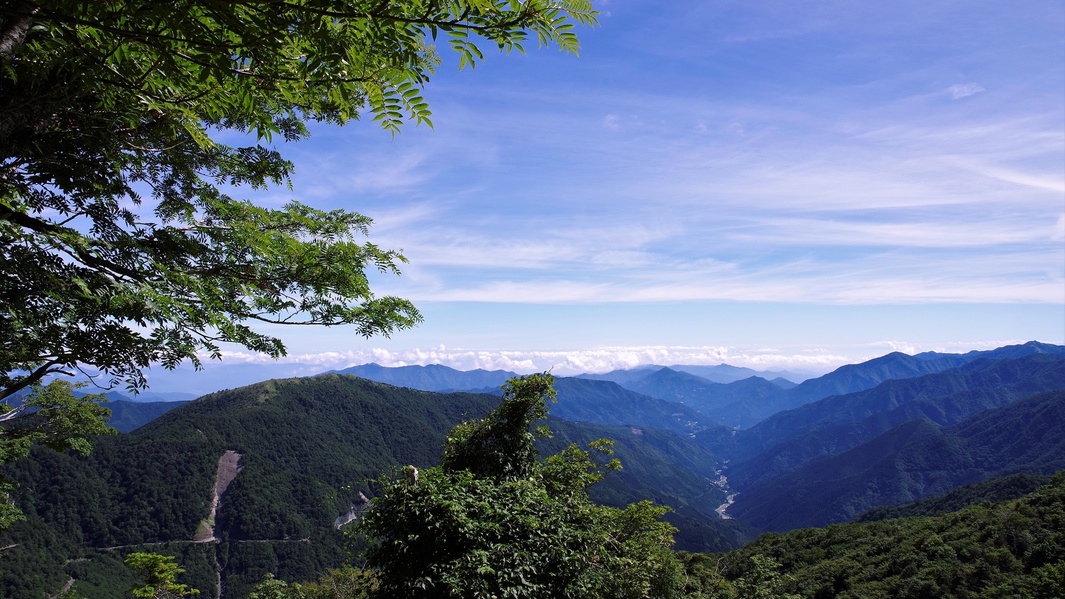 *つるぎ山／心が洗われる雄大な眺め