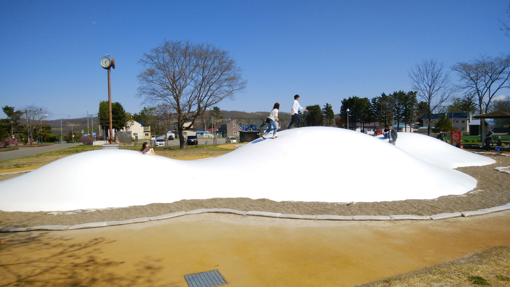 里見が丘公園フワフワドーム