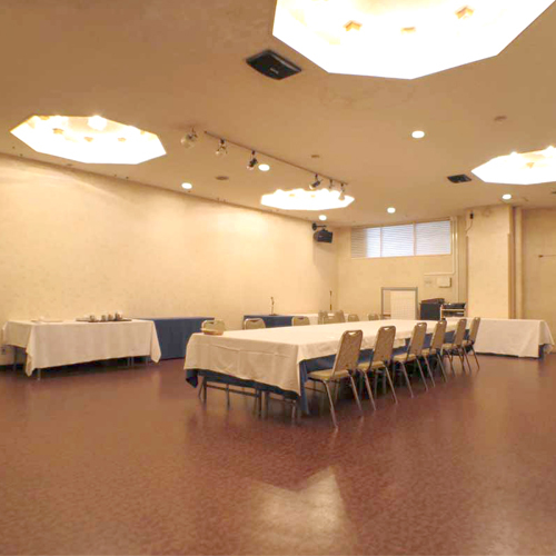 *【会議室・小宴会スペース】10〜20名様程度の広さで使い勝手も良いスペースをご用意しております。