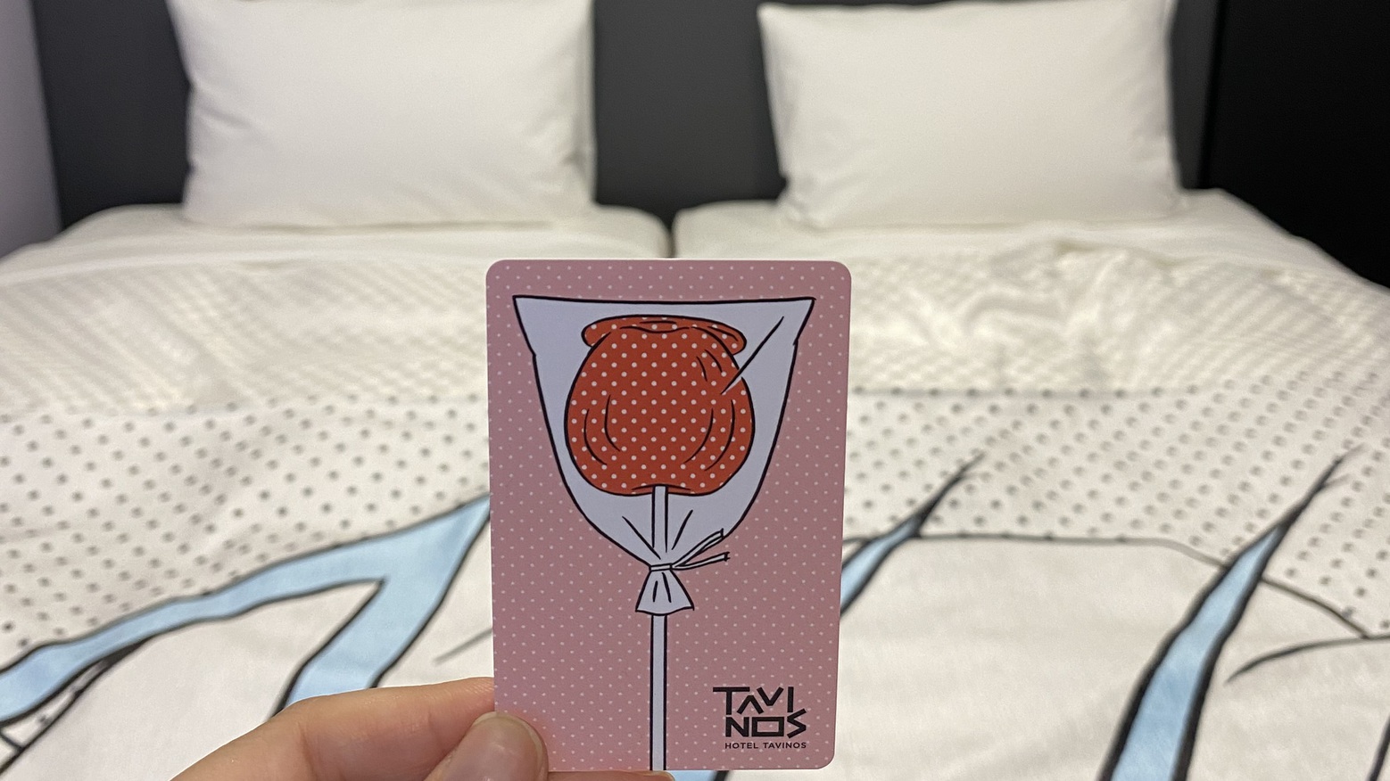 【客室】リンゴ飴でかわいらしいカードキーです。