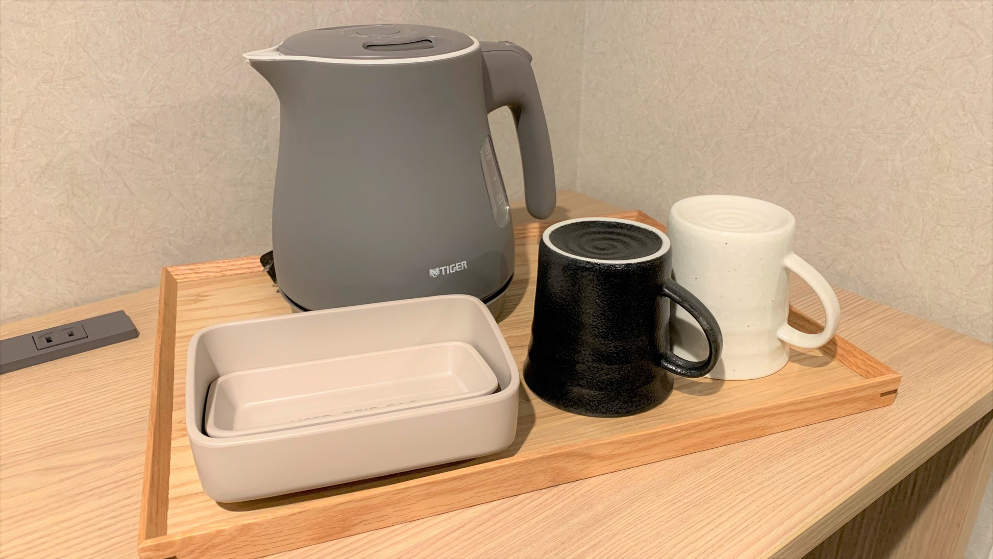 電気ケトル・マグカップ