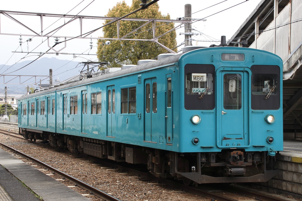 桜井線105系電車