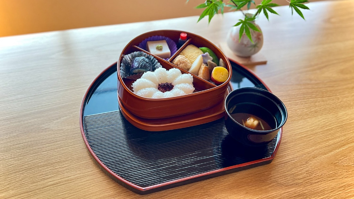 2泊目朝食京料理京の半月お弁当