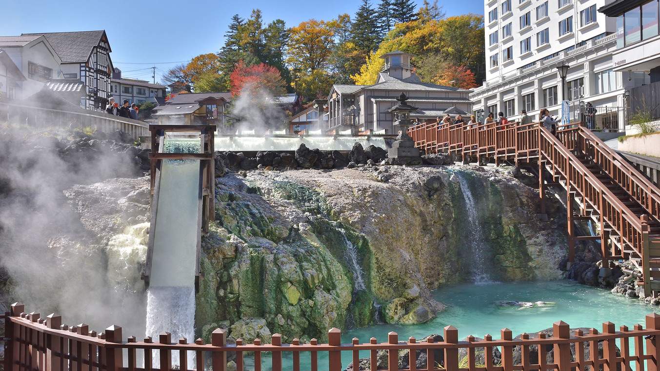 当館の源泉の湯畑