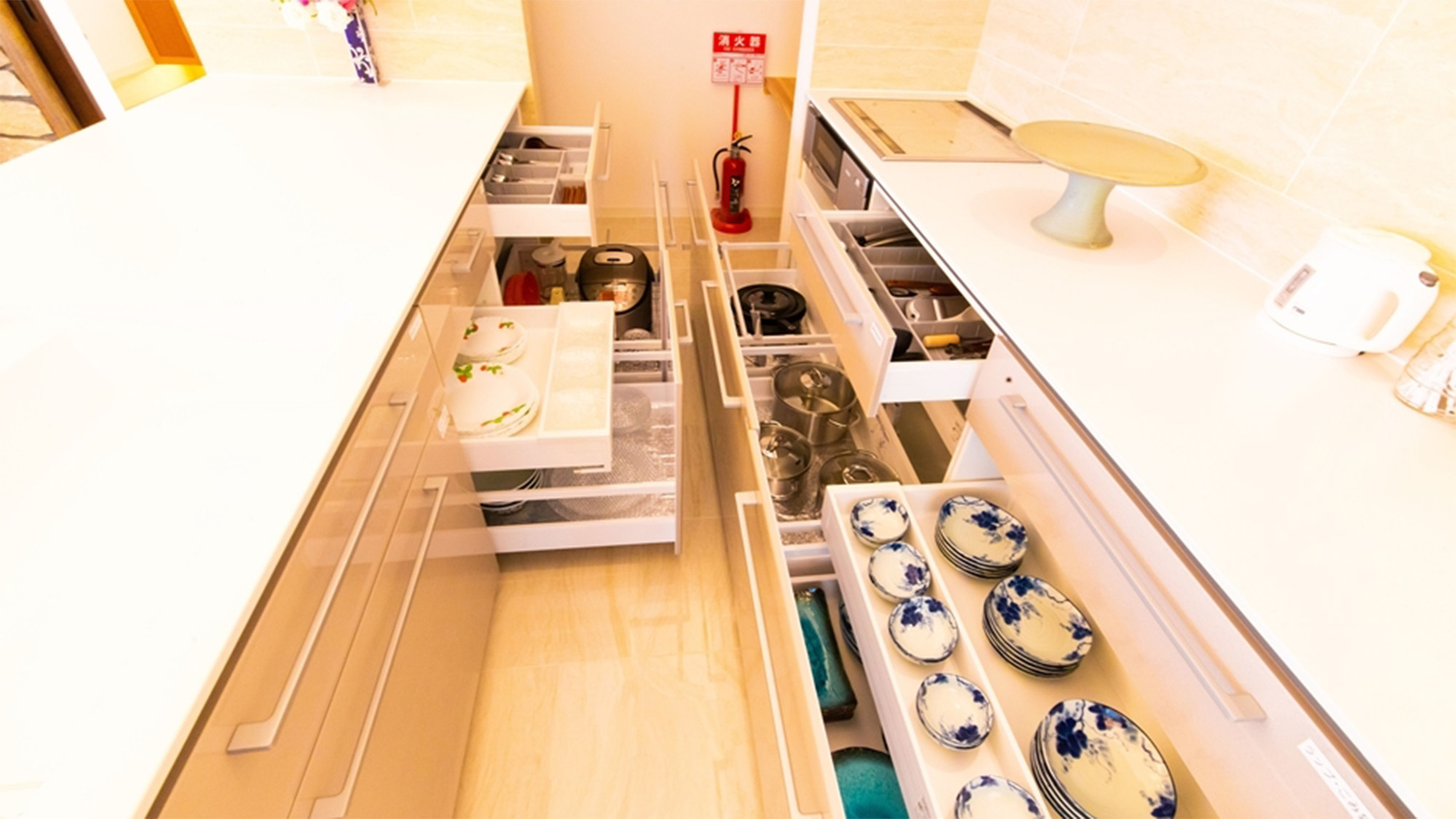 ・【Sun Suite】自炊対応可能です、調理器具や食器類も完備しています