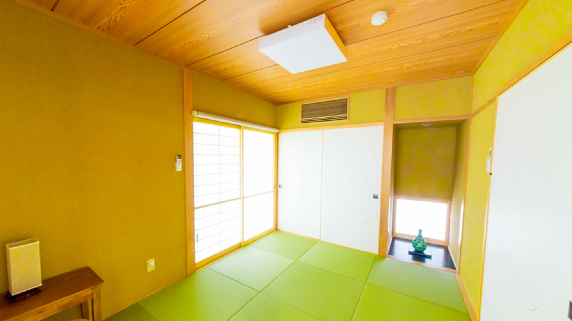 ・【Star Suite】琉球畳を使用した和室でお寛ぎください