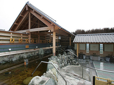 【周辺案内】天然温泉法典の湯お車11分♪