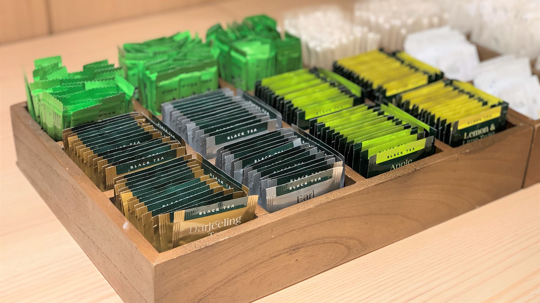 【アメニティコーナー】お部屋にないアメニティを用意