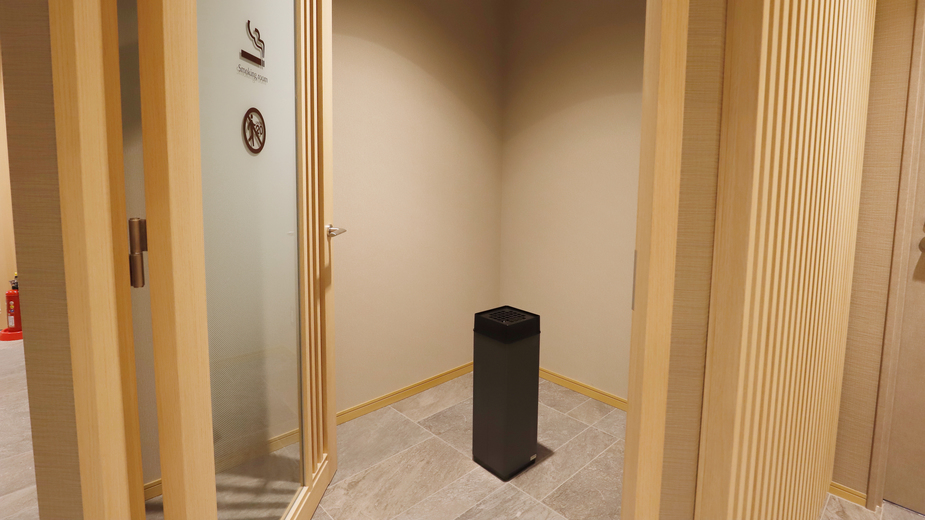 【2F喫煙所】当館全室禁煙です