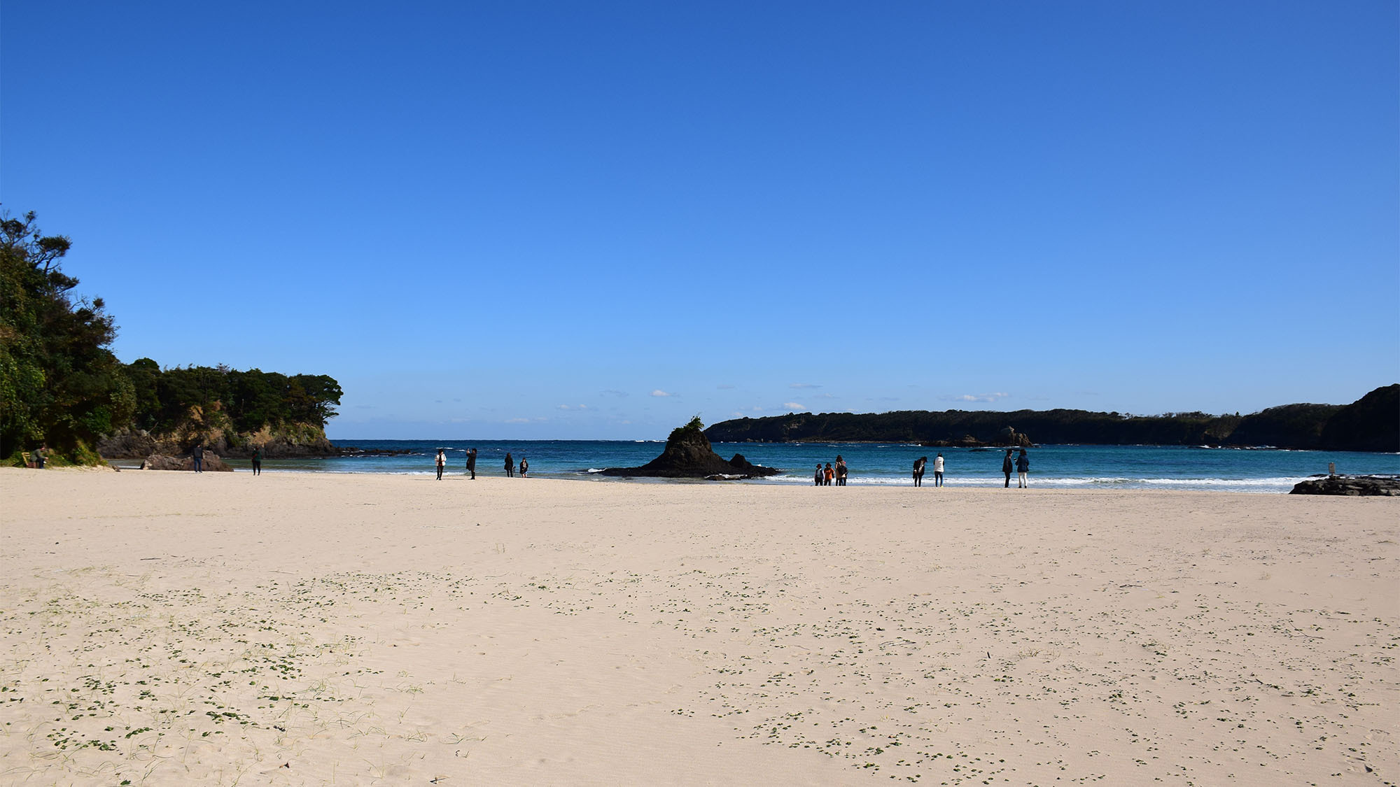 ・【三宇田浜】「日本の渚・百選」の認定を受けた対馬で有名な海水浴場です