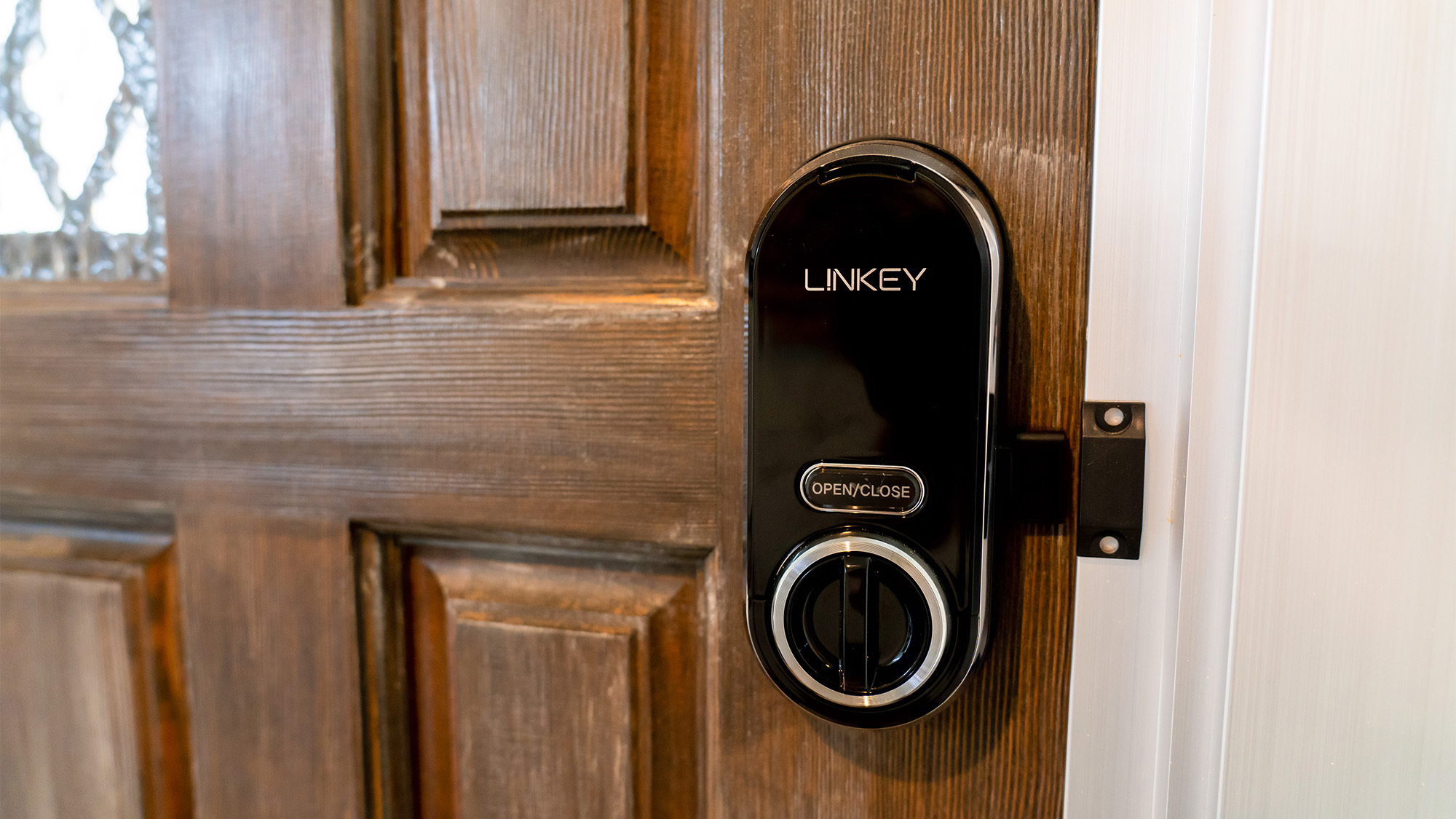 ・LINKEYの室内側内側からの解錠と施錠も楽々です