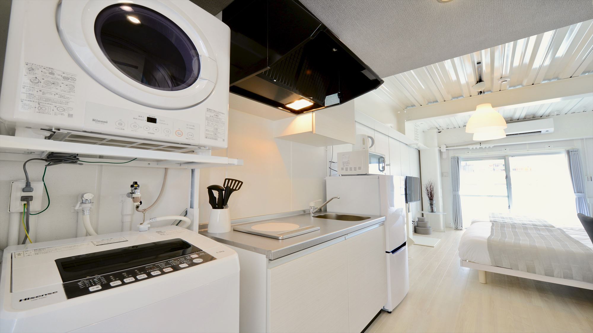 502号室キッチン&洗濯機・乾燥機