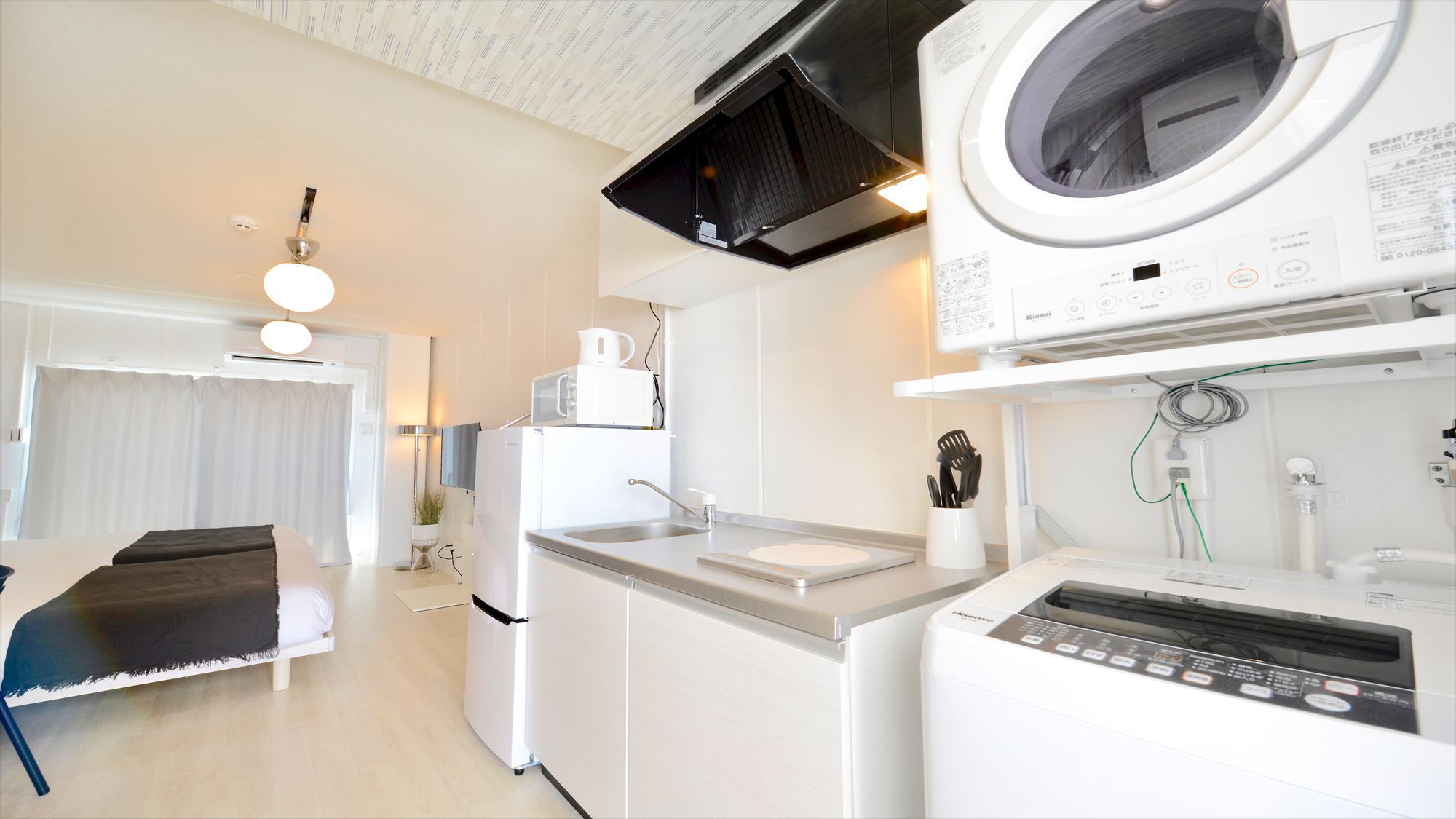 801号室キッチン&洗濯機・乾燥機