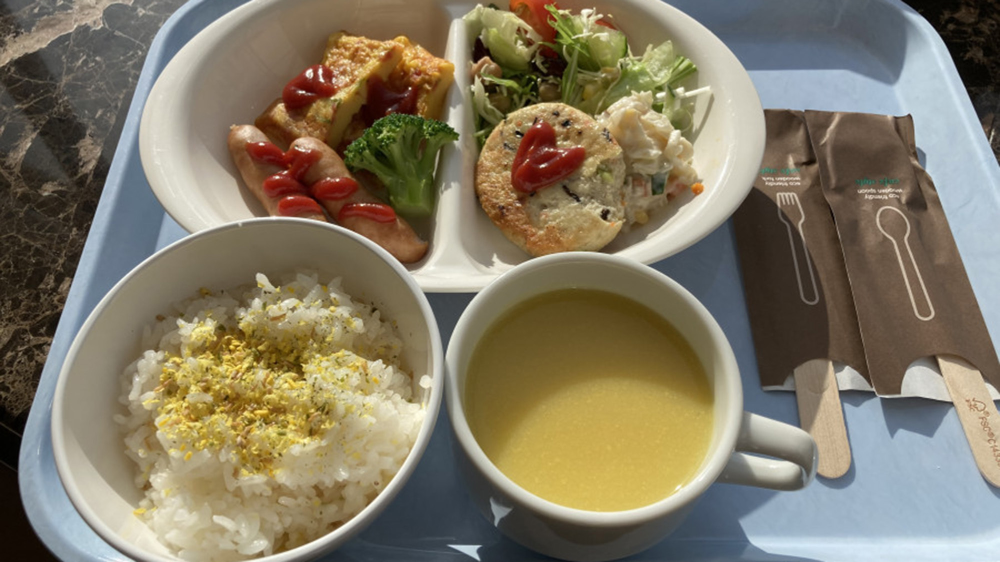 朝食一例