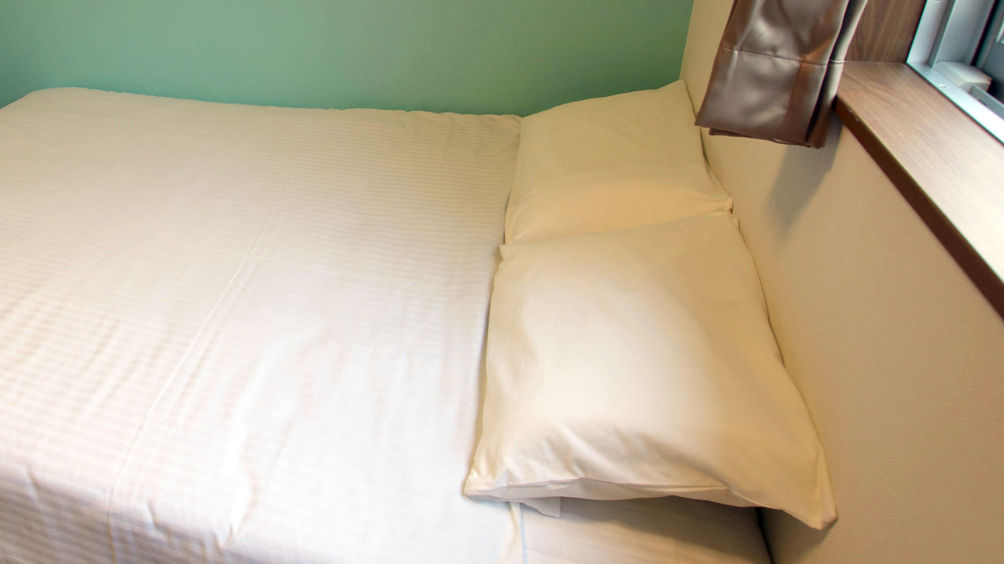 *スタンダードダブル（一例）一人で大きなベッドで寝たい方に最適なダブルベッド。