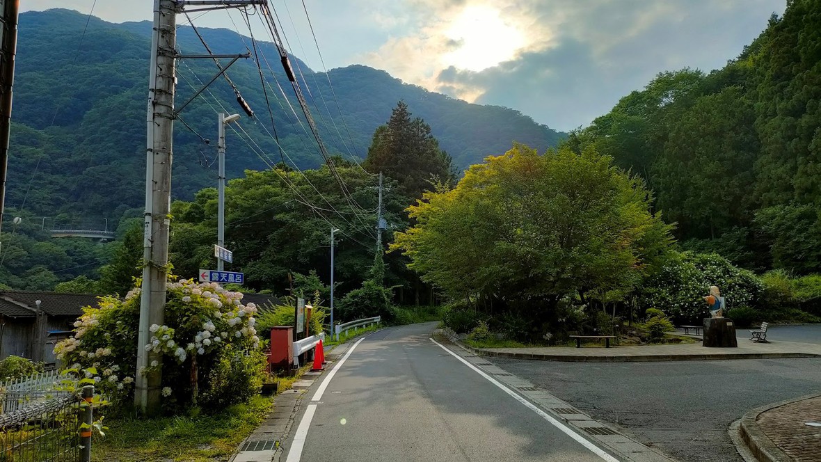 当館周辺は懐かしい日本の風景と雰囲気を味わえます。ご入浴前のお散歩がお勧めです