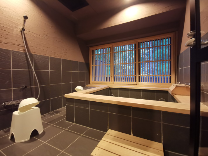 個室温泉風呂付きの特別室