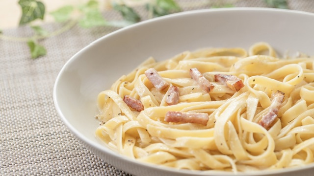 特製麺でつくる自家製カルボナーラパスタ
