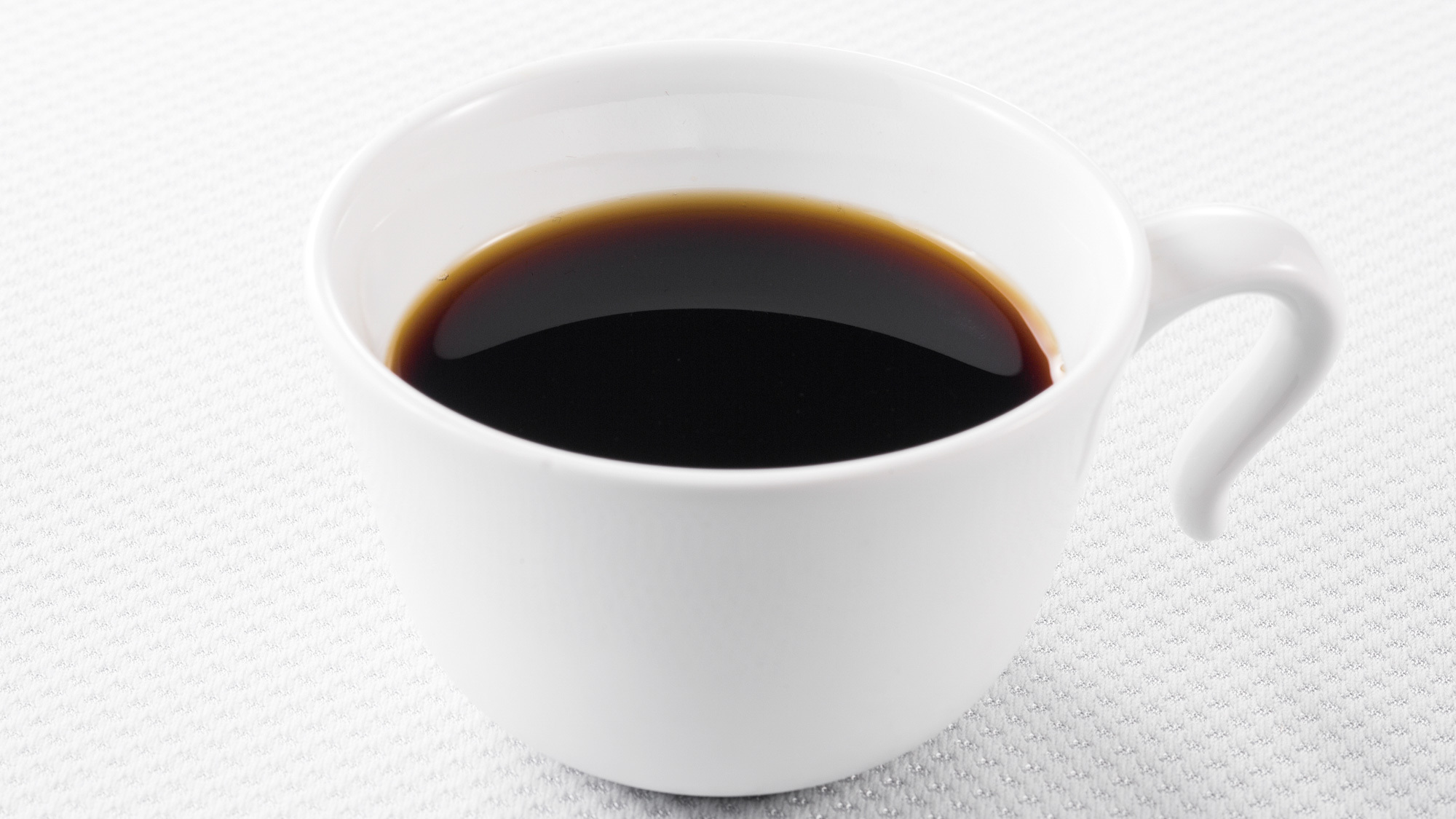 コーヒーのカフェインは脂肪の分解に効果的です。朝の一杯で健康的な一日をお過ごしください。