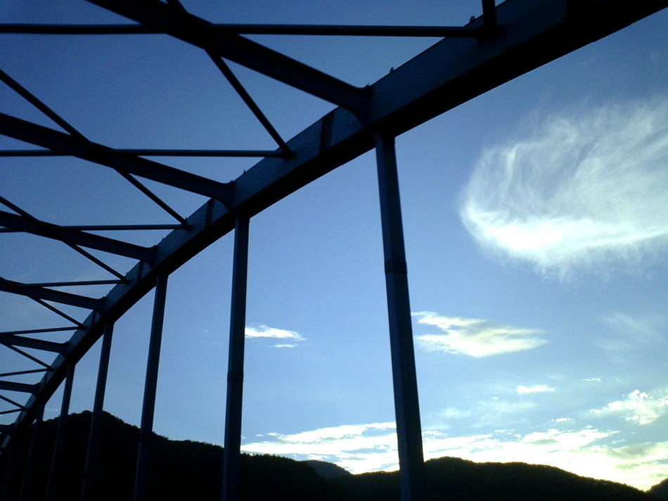 【お部屋からの眺め】近くの湯野上橋の風景。