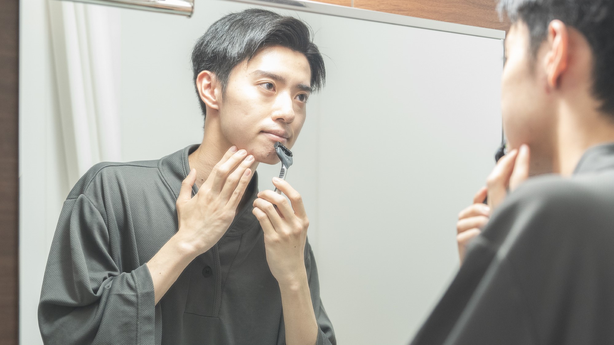 大きな鏡で身だしなみもバッチリ♪