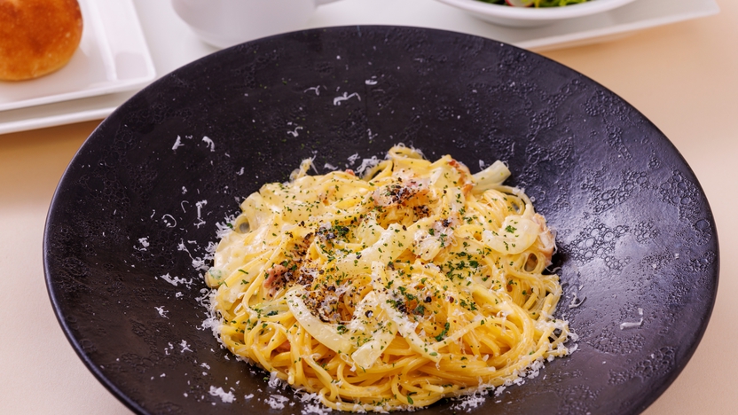 日替わりパスタランチ一例「カルボナーラ」