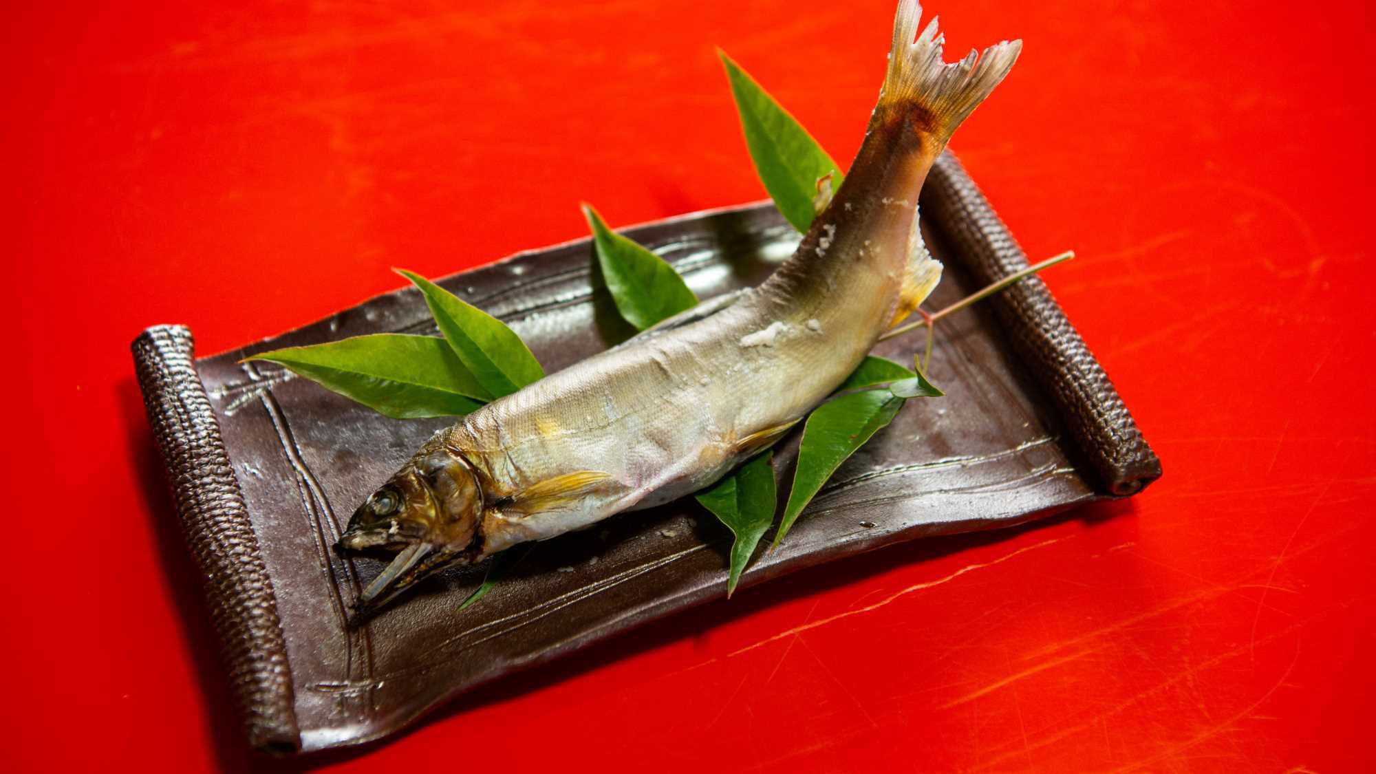 夏御膳／川で獲れたての天然鮎を丁寧に調理いたしました！