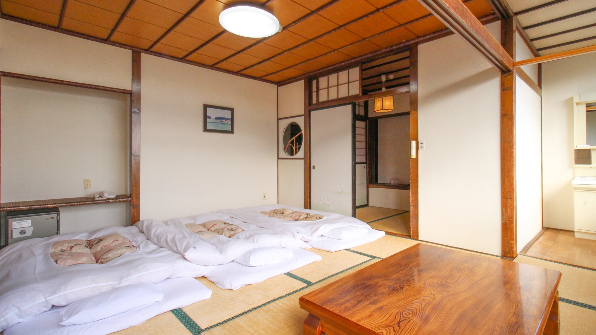 *【ペットOK別館3階・和室15畳一例】広めの客室は、ワンちゃんと一緒に過ごすのに快適な空間です