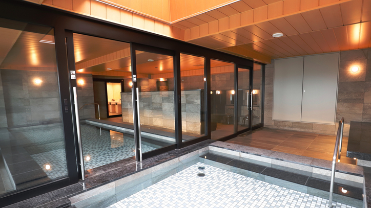 男湯と女湯は完全別設備となっています。タイミングが良ければ思いがけず貸切風呂にも・・・