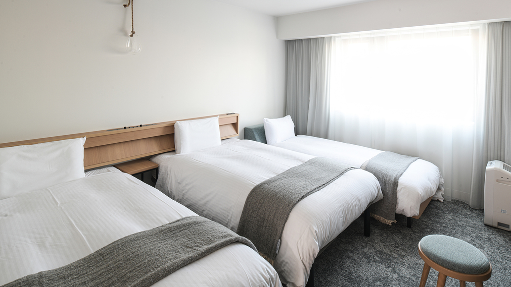 スーペリアトリプル(22㎡)3名利用時ベッド幅120㎝2台ベッド幅90㎝1台