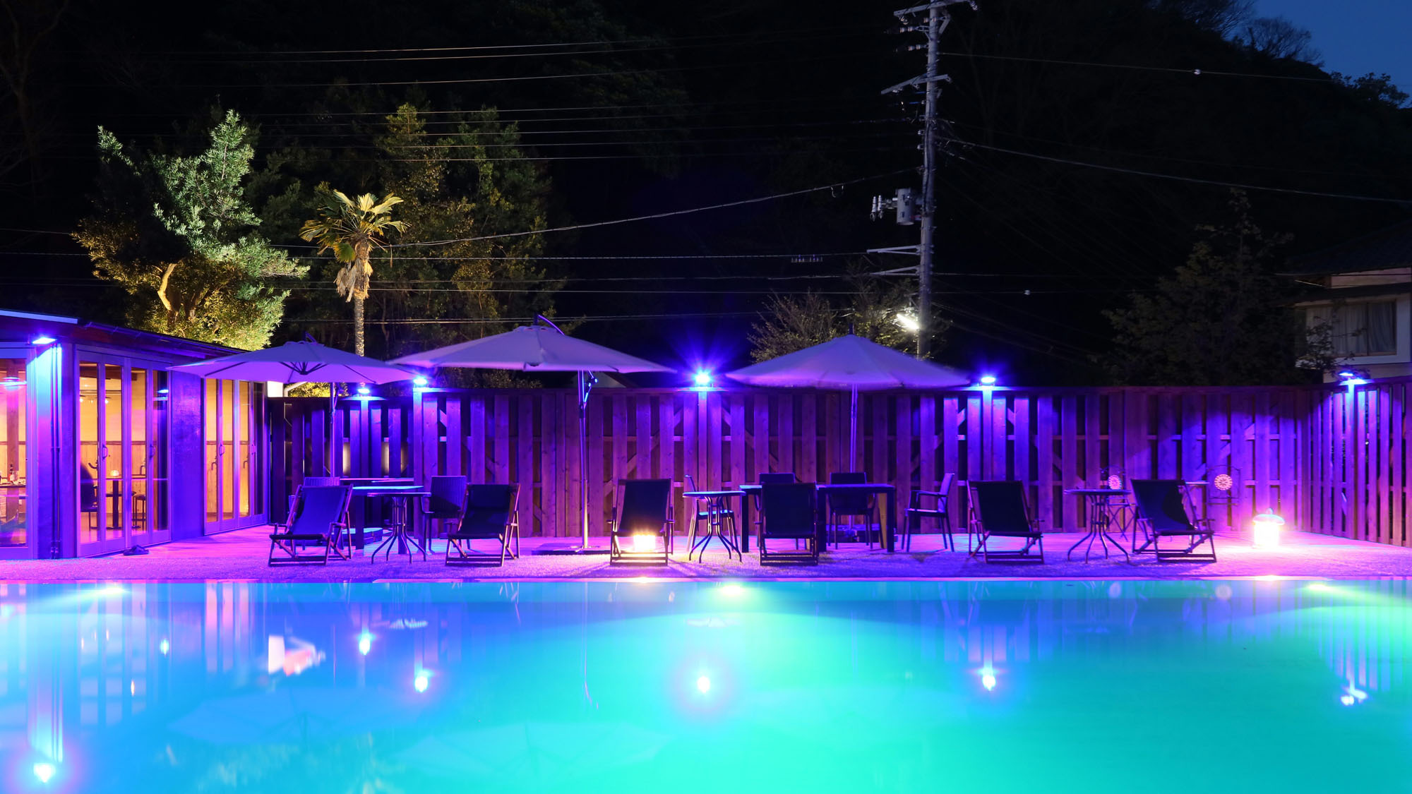 ナイトプール -Night pool-星空を眺めながら、夜の温泉プールでひと泳ぎなんていかがですか