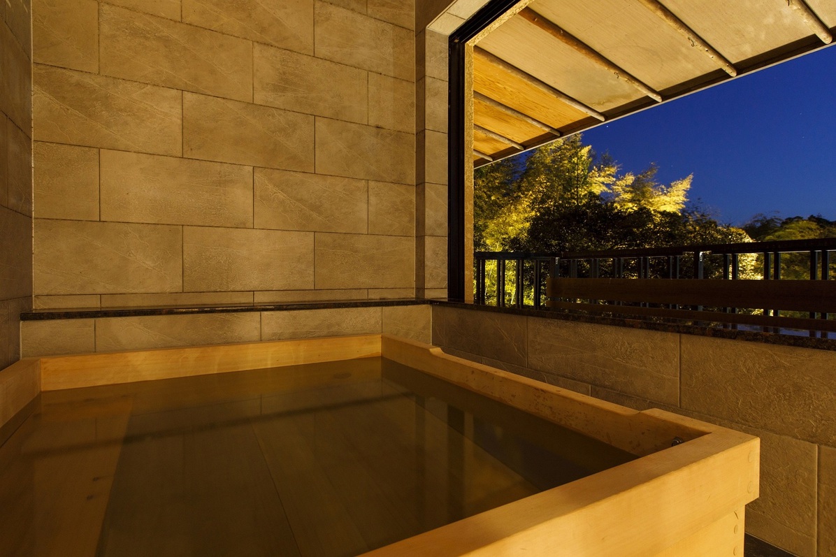 【最上階：風葉鳴-KAZAHANA-】ラグジュアリーツイン展望風呂付（一例）展望風呂で心地よい時間