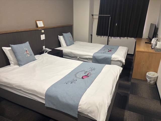 120センチのゆったりしたセミダブルベット