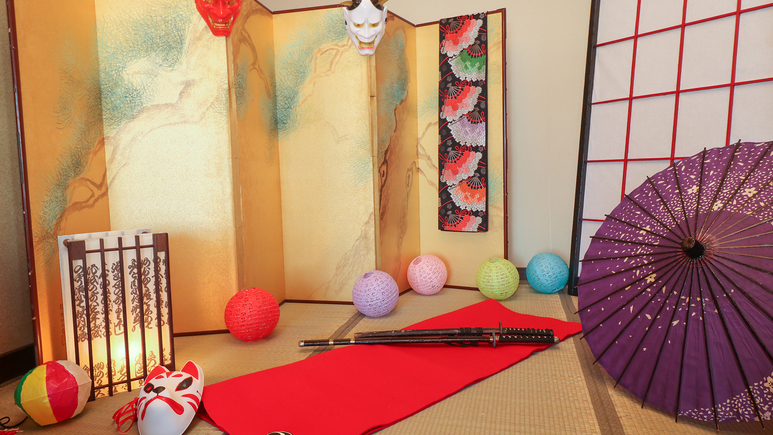 #和室撮影スタジオ_レイヤーさん必見！和傘や飾り着物、屏風など小物のご用意もあり♪
