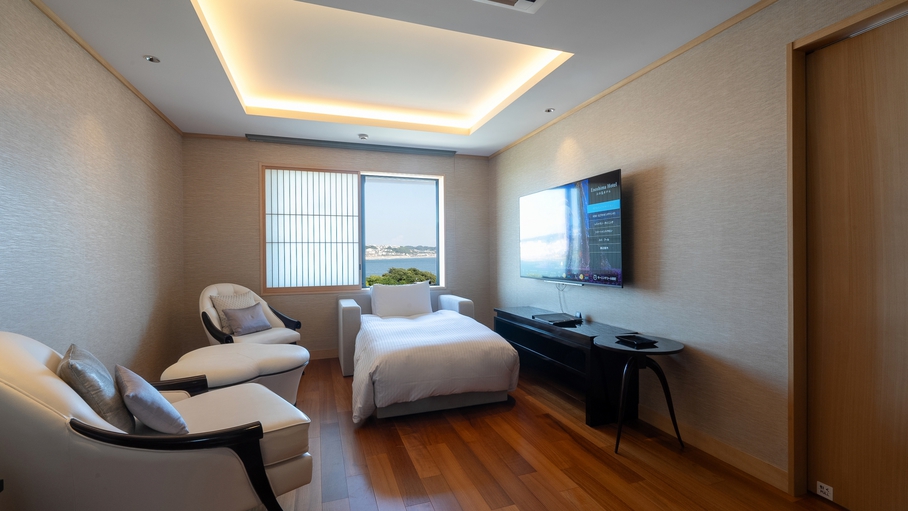 露天風呂付きスイートルーム3名の場合のソファベッド使用時