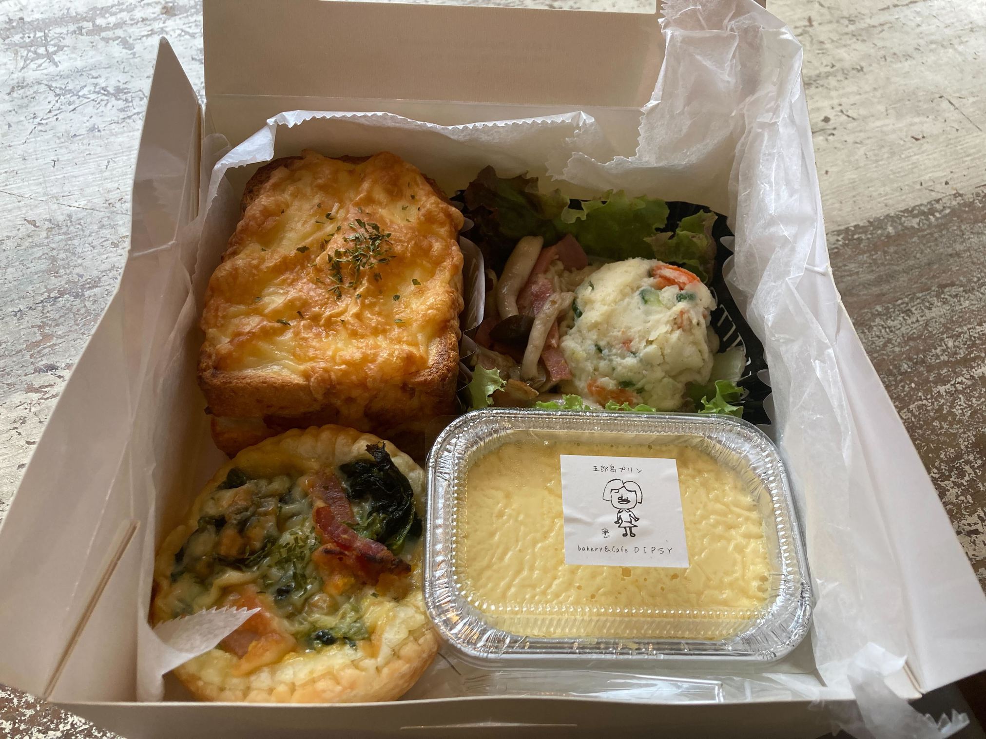ベーカリー「DIPSY」の加賀野菜を楽しむ特製朝食BOX（一例）