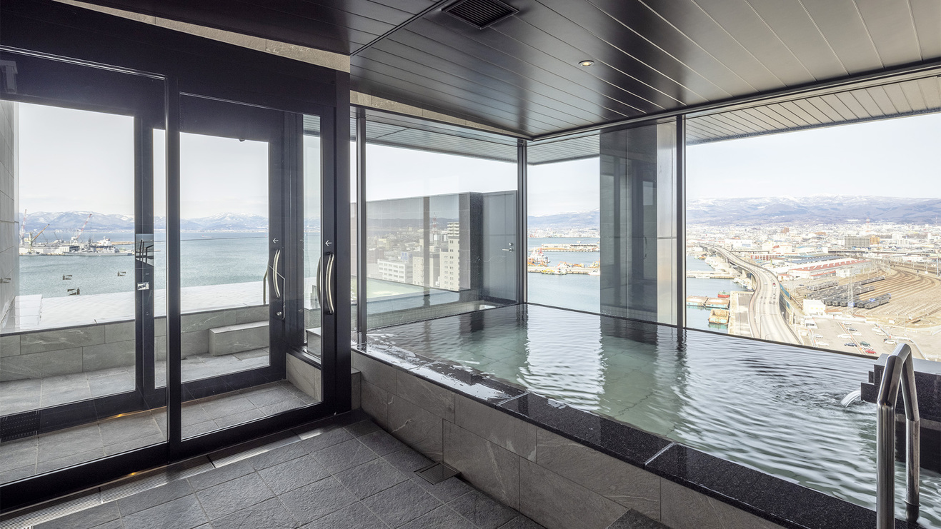大浴場／函館市内を一望できる大浴場です