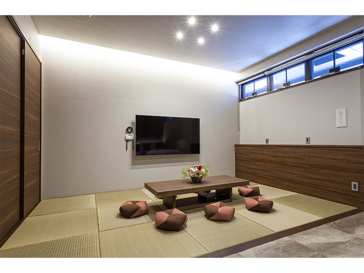 琉球ファミリースイート琉球畳の和室に「おじゃみ座布団」を配置