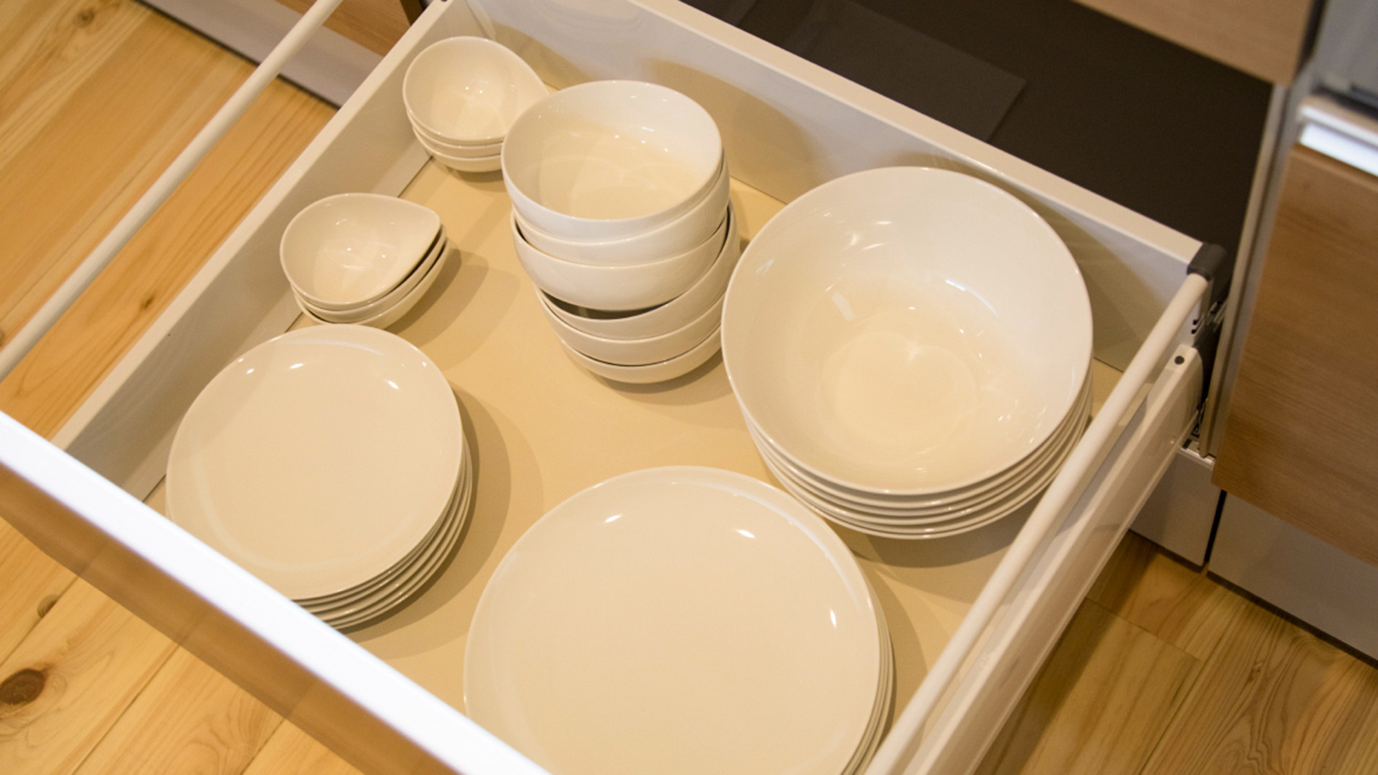 ・【お皿】深皿や平皿等、多数取り揃えております。