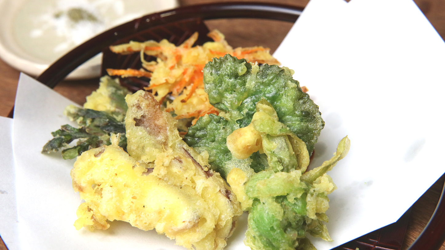 夕食一例山菜天ぷら