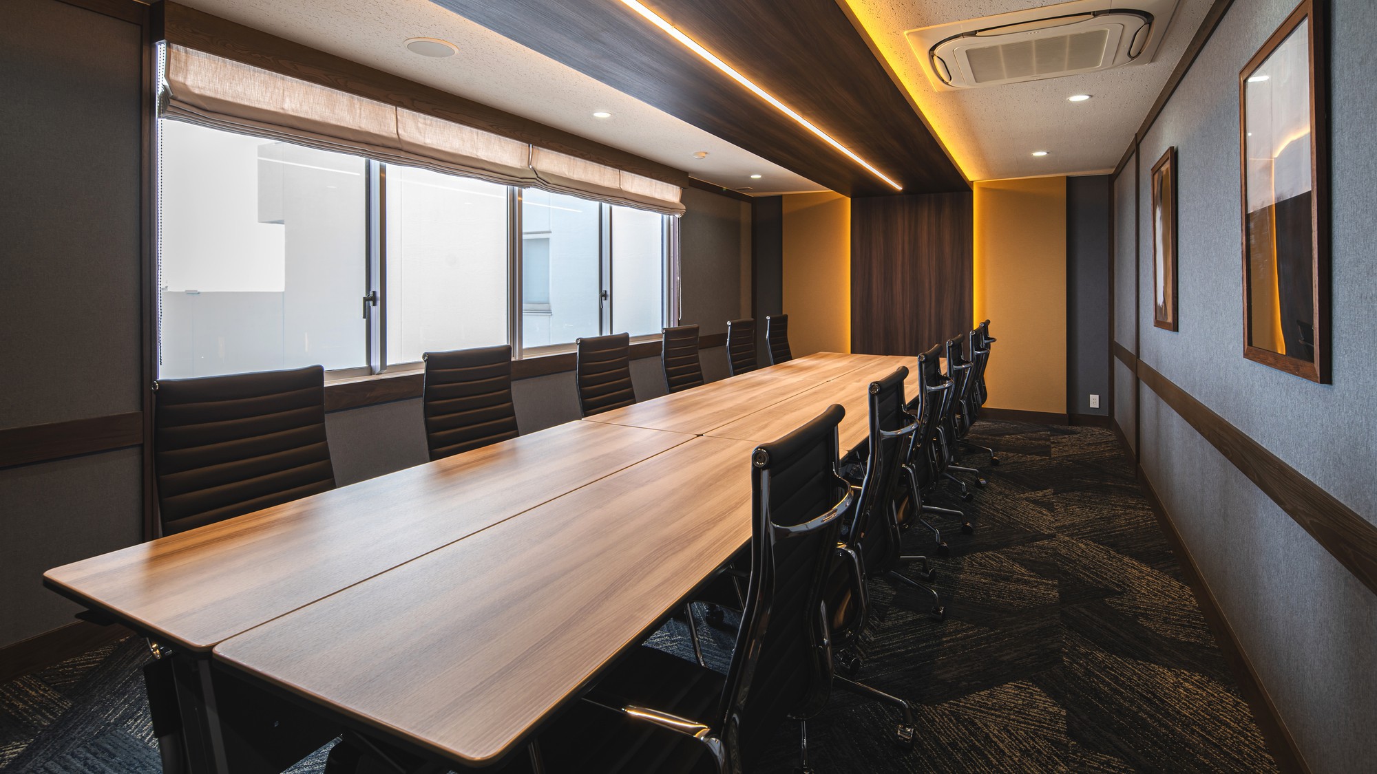【ミーティングルーム】