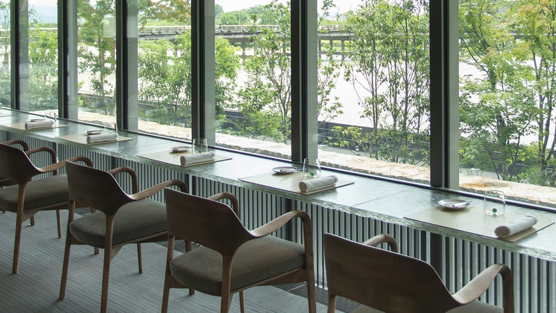 カフェ｜店内の様子