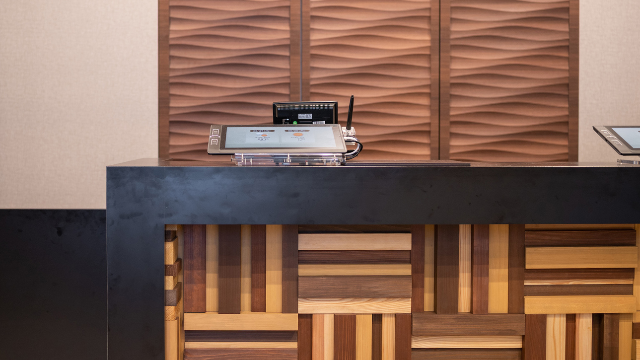 チェックイン時のお荷物置きにご使用ください