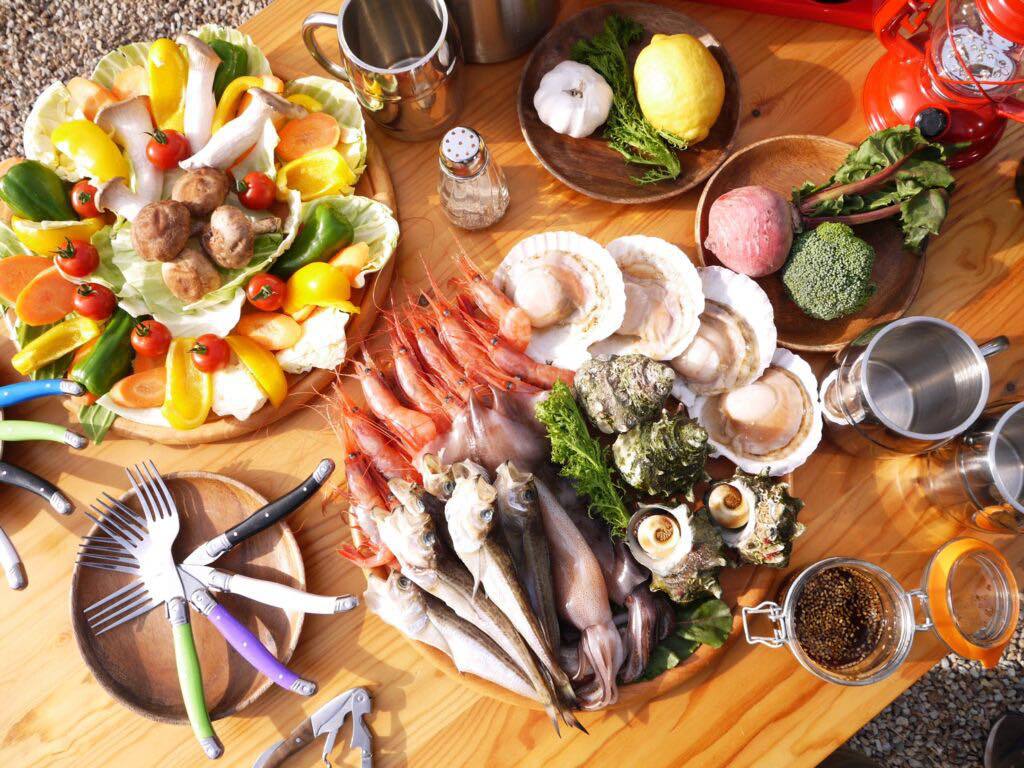 【夕食一例】新鮮な海鮮5種が楽しめる海鮮BBQセット。※写真は4名分です
