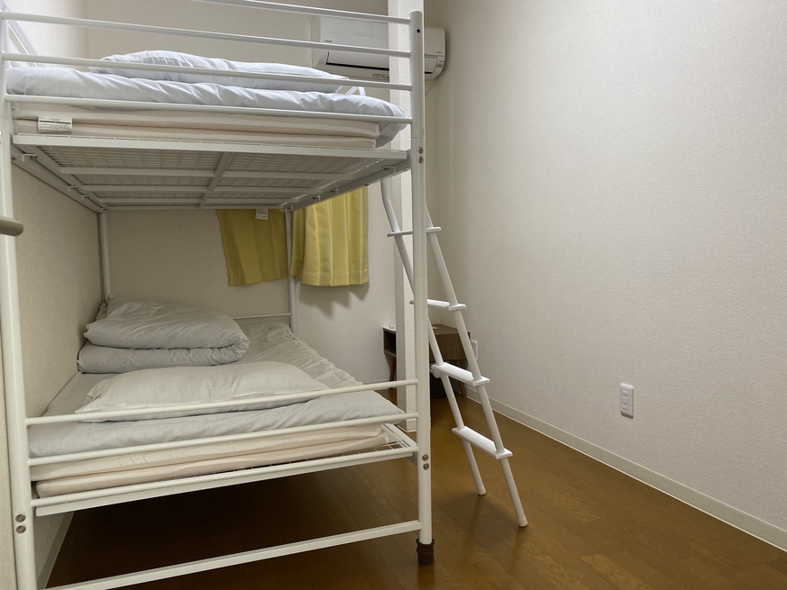 2段ベッド二人部屋（Sサイズ）