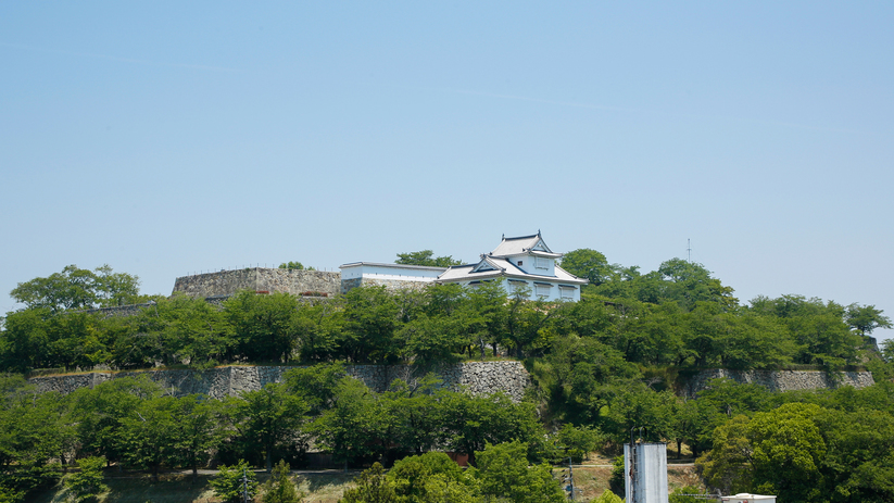 【鶴山公園（津山城跡）】日本100名城・日本さくら名所100選に名を連ねる津山のシンボル