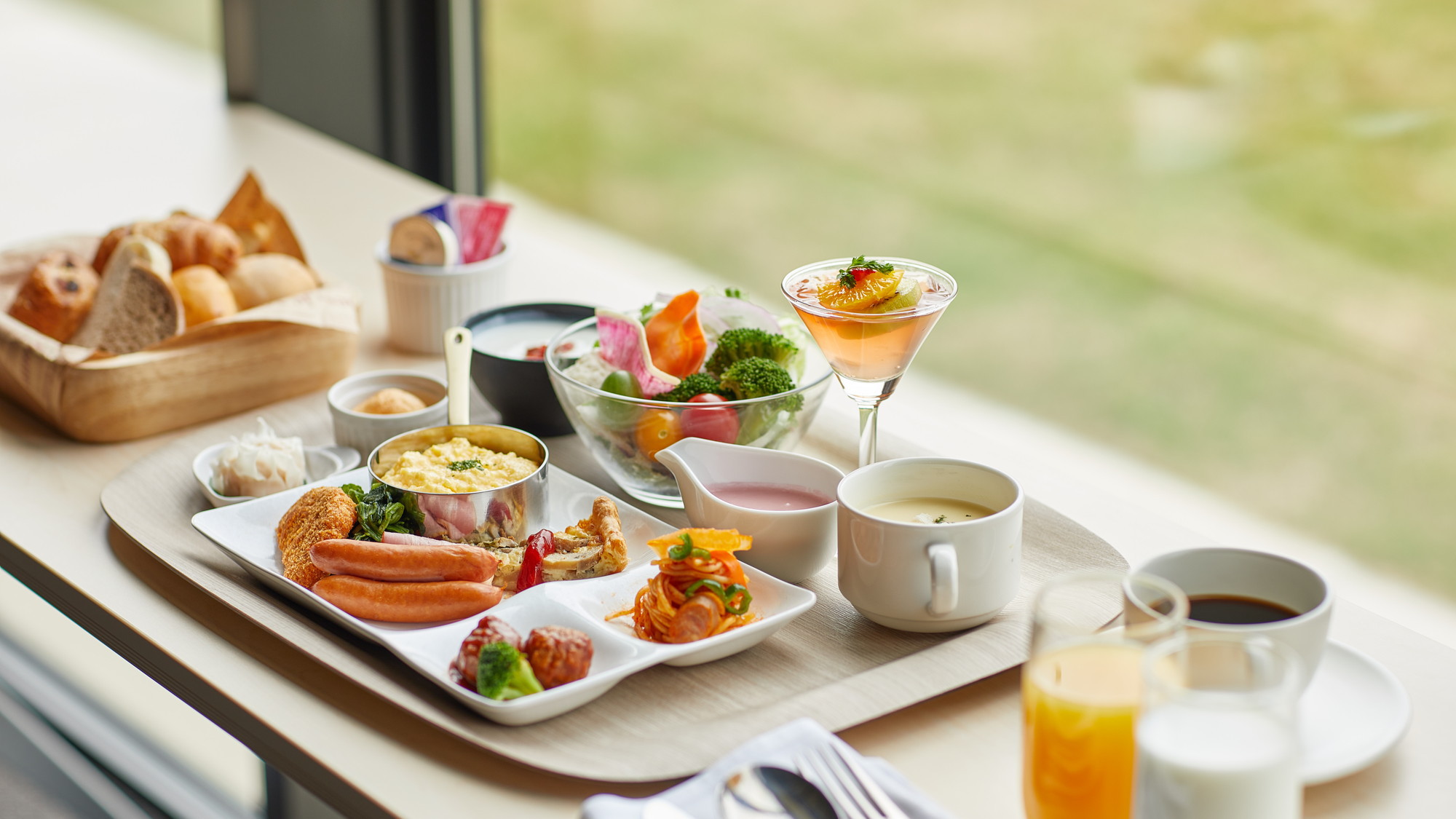 【レストラン「海-kai-」朝食】約30種類のビュッフェスタイルの朝食をお楽しみいただけます。