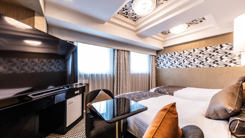 バリアフリールーム客室入り口、バスルーム入り口は80cm以上の幅を確保しています。