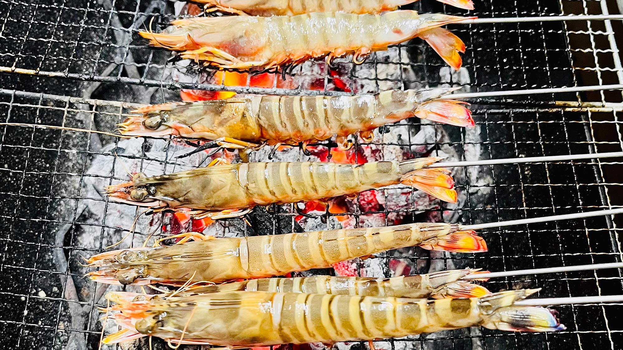 ・【BBQ】大きくて食べ応えのある、プリプリとした海老。お酒と一緒にご満喫ください