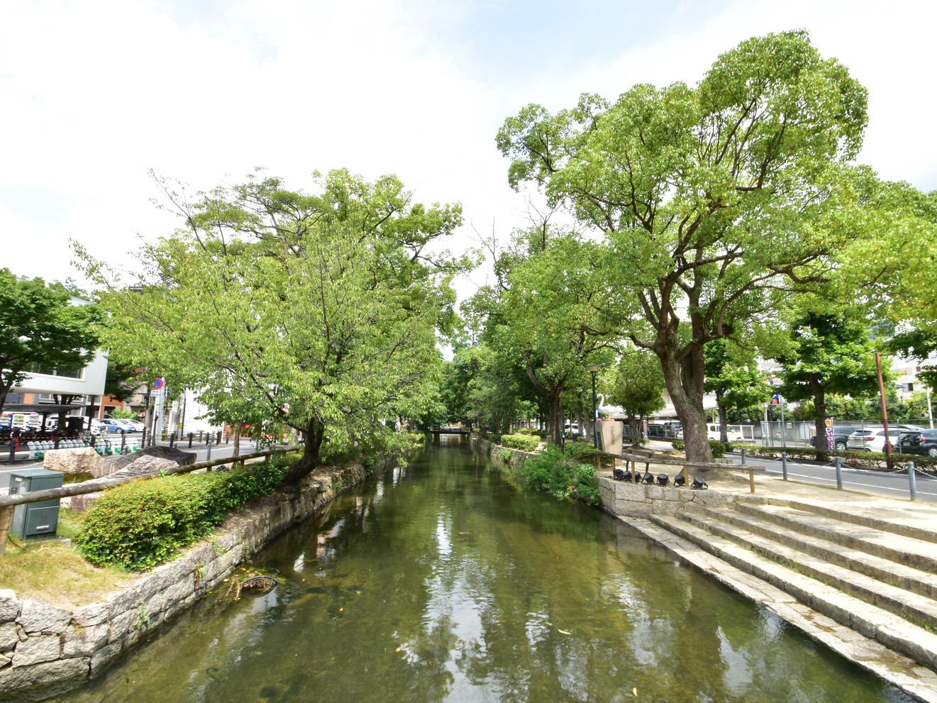 西川緑道公園